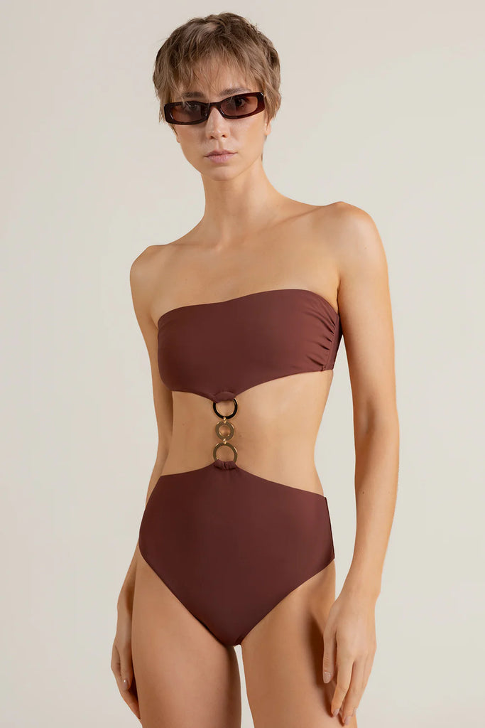 Prendas seleccionadas de ropa de playa y vestidos e baño Touché
